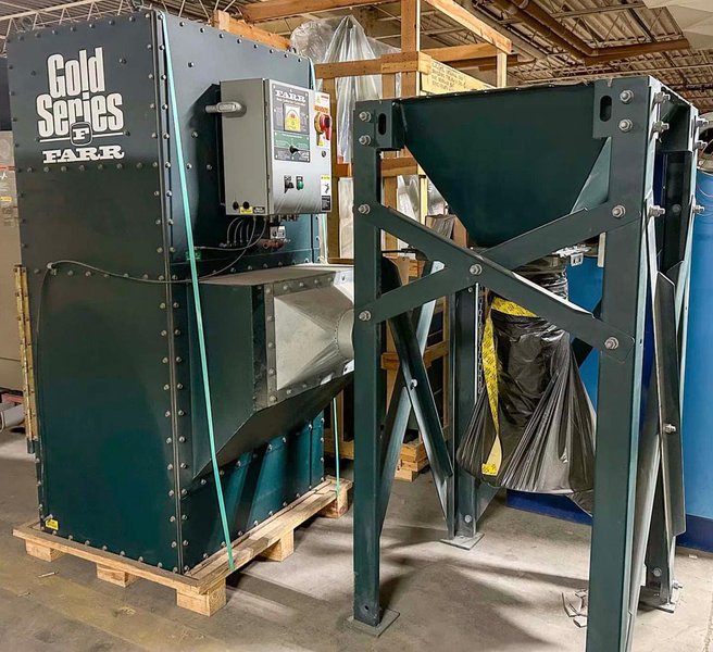 CAMIFIL FARR GOLD MODEL # GS4M AIR POLLUTION CONTRO WITH STAND: STOCK #78143