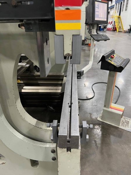 2002 Accurpress 71006 Hydraulic Press Brake (#5513)
