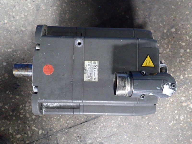 SIEMENS 5000 RPM SERVO MOTOR  -  AFK7103-2AF71-1CH1