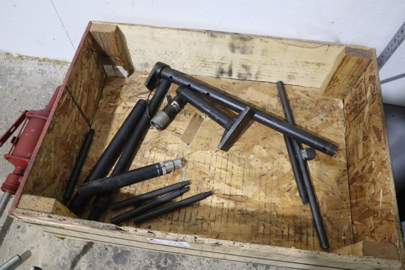 Hydraulic Power Units, Barrel Pumps, Large Ridgid Pipe Cutter- Auction Item