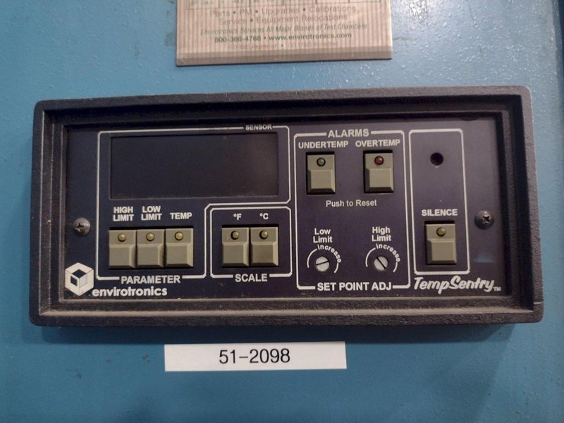 -60 TO 177 DEGREE X 96&quot; X 54&quot; X 48&quot; ENVIROTRONICS TESTING CHAMBER WITH HUMIDITY CONTROL: STOCK #17109