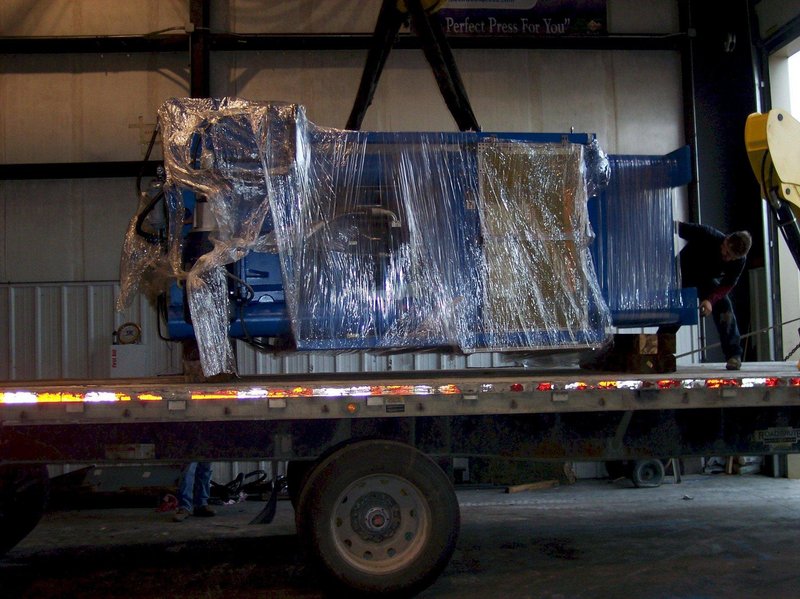 800 TON BECKWOOD MODEL #800-30-38 4 POST HYDRAULILC PRESS 12” STROKE : YOBRO #26049