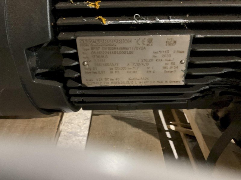 SEW EURODRIVE RF97 DV100M4/BMG/TF/XV2A GEARMOTOR USED