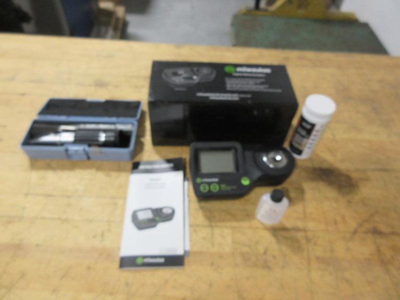Milwaukee Digital Refractometer &amp; Standard Visual Refractometer - Auction Item