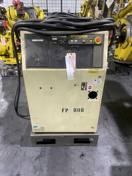 FANUC – R-2000i/165F w/ R-J3iB Controls PARTS ONLY