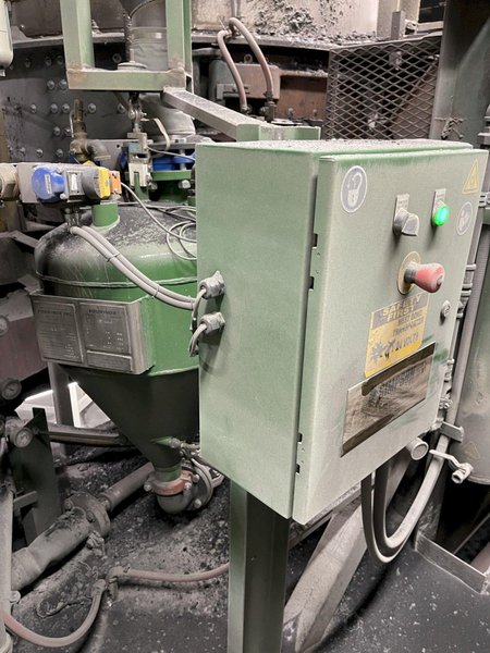 west 1965 B and P model 85b muller with dust hood, batch hopper, cooling system, upgraded to 100b gearbox , 125 hp motor, s/n 85b-101-6506
2020 west Simpson Hartley compactability system with model 2552 test unit, controls model 2552b1 s/n 2552b1-0611-1912, remote readout, bond feed transporter model 90mk2-5, available date 5/1/2025