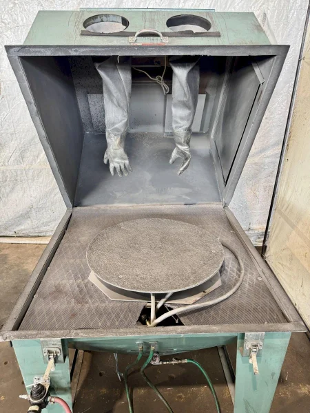 40" x 40" TRINCO 40X40SE DELUXE MANUAL BLAST CABINET &amp; DUST COLLECTOR: YOBRO #25758