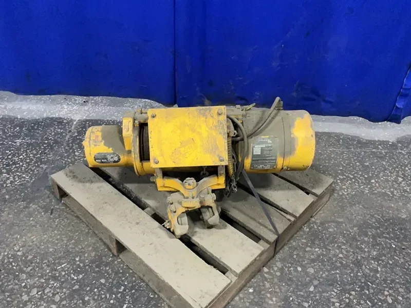 ACCO 1000 LBS HOIST  -  H4234P