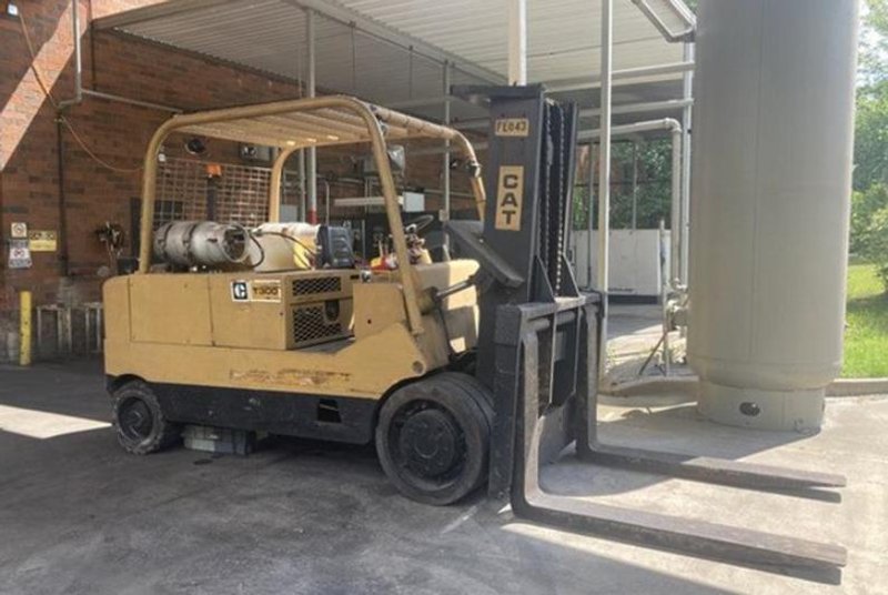 30,000# Caterpillar T-300 Forklift
