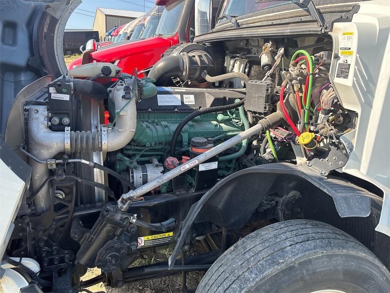 2024 Volvo VNL64T860 4V4NC9EH8RN650845