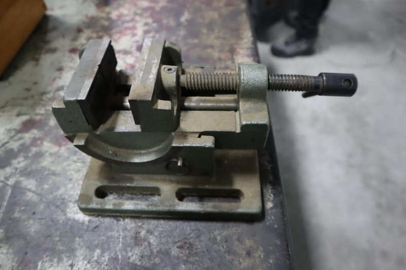 4" Tilting Drill Press Vice- Auction Item