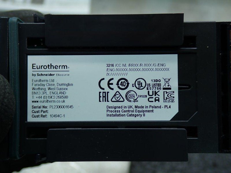 EUTOTHERM TEMPERATURE CONTROLLER, 15PCS  -  3216