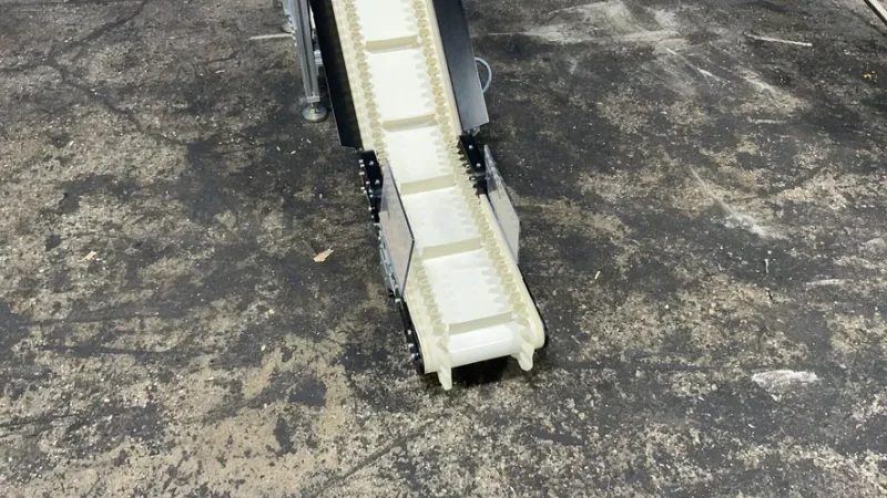 DORNER 10” W OF FLAT INCLINE BELT CONVEYOR  -  LPZ3210853
