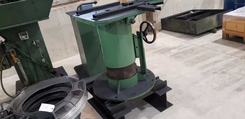 Bowl Stand Adjustable 52"