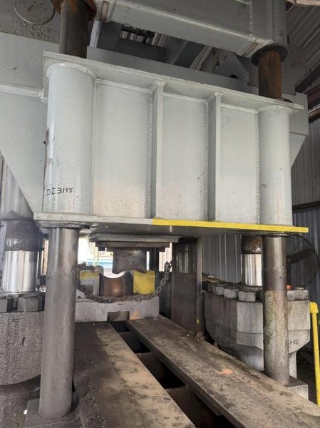 2000 TON HEAVY DUTY 4-POST HYDRAULIC PRESS. STOCK # 0543726