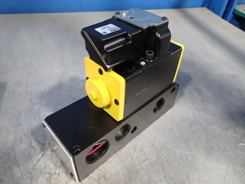 PARKER 150 PSI SOLENOID VALVE   -  HHB2087501L