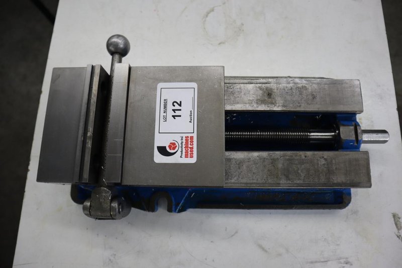 Kurt D688 6" Machine Vise with Hard Jaws and Handle- Auction Item