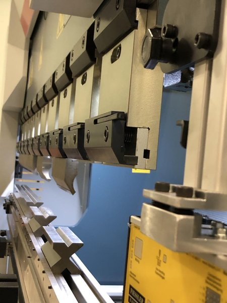 66 Ton x 6′ DURMA AD-R 2060 CNC Hydraulic Press Brake, 2023