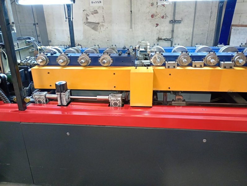 Xiamen MF1600T Roll Former, 2022 – Hydraulic Decoiler, CAD/CAM Integration, Multi‑Operation Tooling