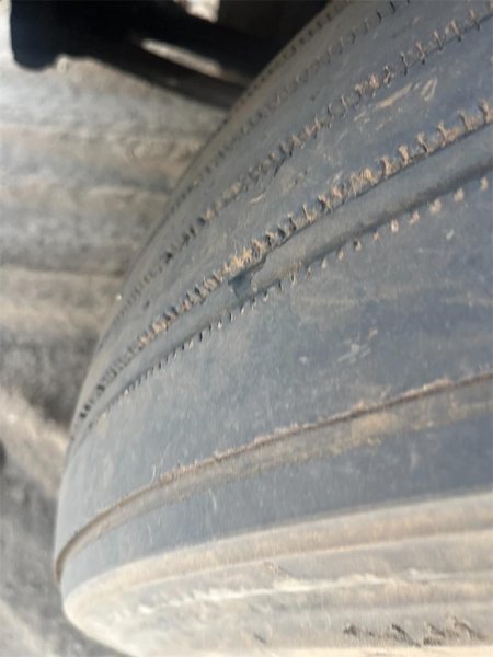 2020 Freightliner CA126SLP - Cascadia  3AKJHHDR2LSLR4945