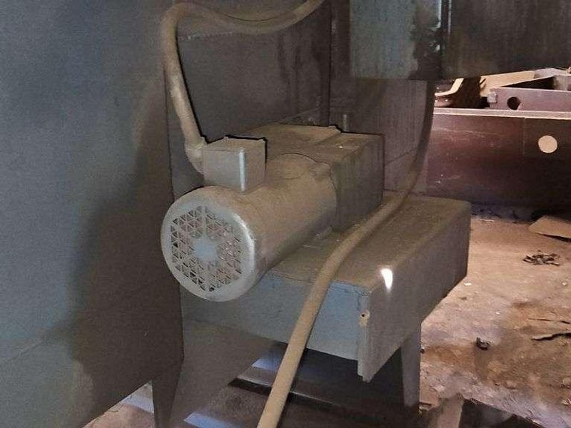 Viking 6&#039; swing table blast cleaning system with Micro Air cartridge dust collector, 2- direct drive shot wheels