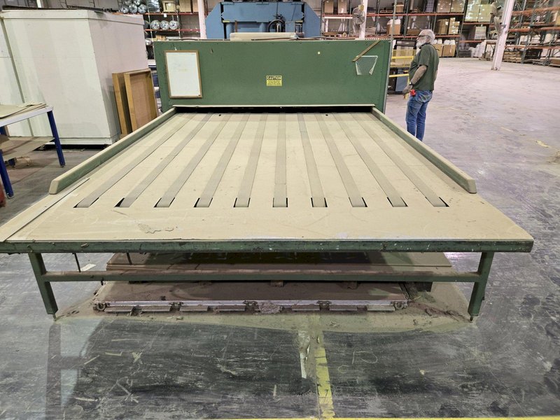 EQUIPMENT INC DC 100 CORRUGATED CONVERTING INDUSTRIAL PAPER CUTTER. STOCK # 0772226
