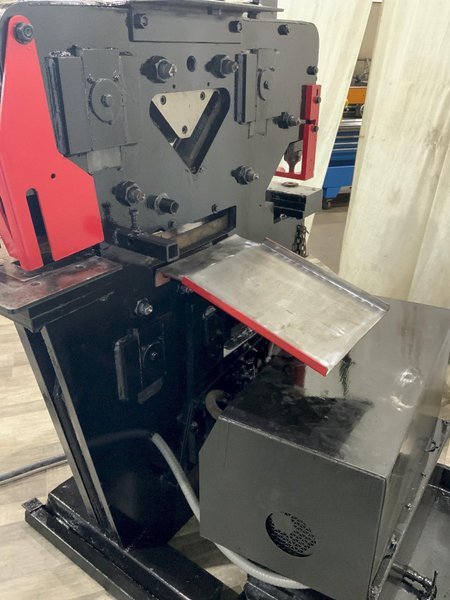 100 TON EDWARDS JAWS IV HYDRAULIC IRONWORKER: STOCK #80687