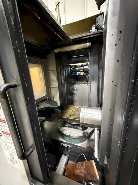 2013 DOOSAN HC 400 CNC HORIZONTAL MACHINING CENTER USED