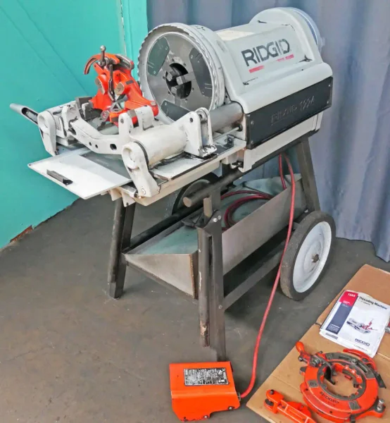 RIDGID 1224 Pipe Threader - Heavy-Duty Self-Opening Clamp