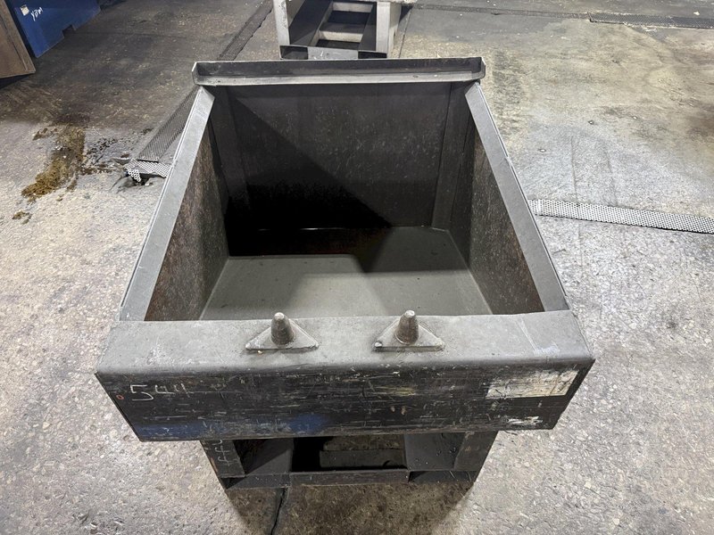 48" x 36" x 29" HIGH AMERICAN MFG GRAVITY FED PARTS HOPPERS WITH FORK POCKETS: YOBRO #25386