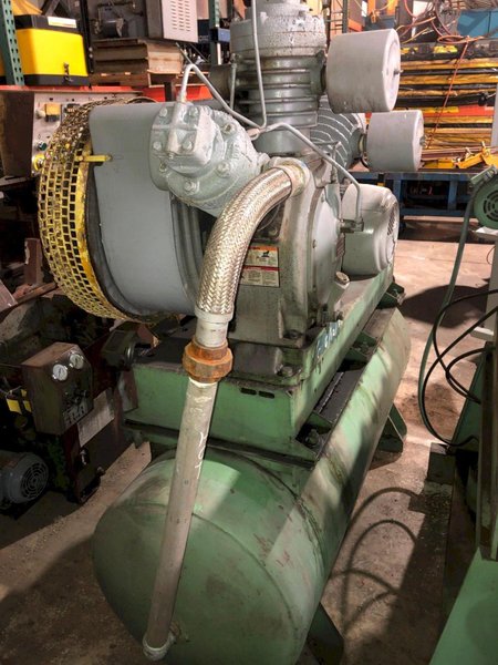 20 HP 15T INGERSOLL - RAND AIR COMPRESSOR