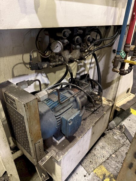 300 TON MACRODYNE MPZ300-2 STRAIGHT SIDE HYDRAULIC PRESS. STOCK # 0431526