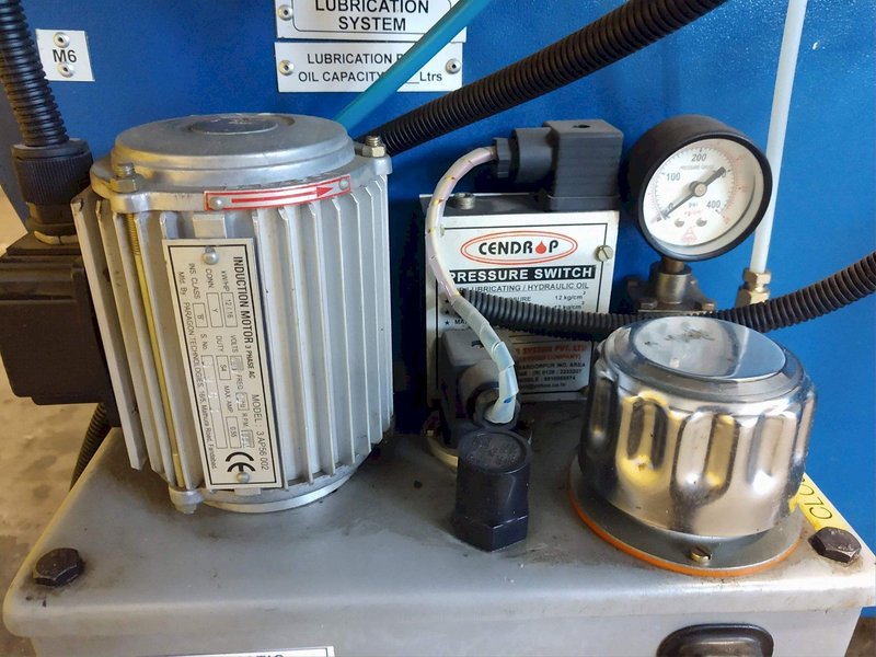 2016 EXCEL SUPER-FINISHER MODEL #XLR-SFM-100-S GRINDER WITH UDLY SLUDGE MASTER COOLANT SYSTEM: STOCK #11863