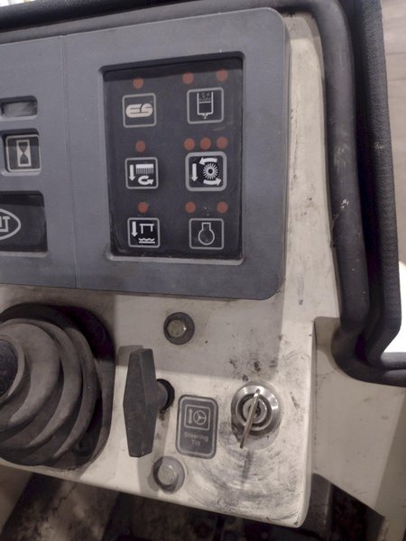 TENNANT 2400 FLOOR SCRUBBER: STOCK #18641