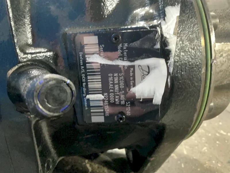 DANFOSS MOTOR TRACK DRIVE  -  51C060-1-RD1B