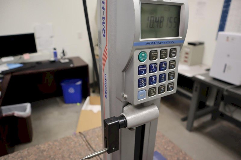 Mitutoyo Height Gage: 0 in to 14 in /0 mm to 350 mm, Inch/Metric, 0.00005 in Resolution- Auction Item