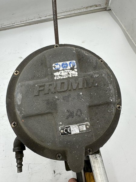 FROMM MODEL #A482 PNEUMATIC STRAPPING TOOL WITH TENSIONER: YOBRO #26175