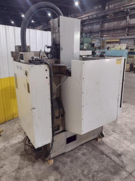 2002 HAAS MINI MILL VERTICAL MACHINING CENTER: YOBRO #23844