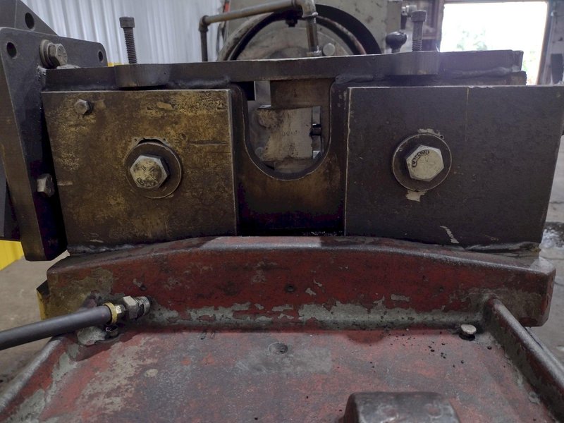 2.5" HMV - HULTSFREDS PIPE &amp; BOLT THREADER, WITH LANCO LANDIS THREADING HEAD: STOCK #19142