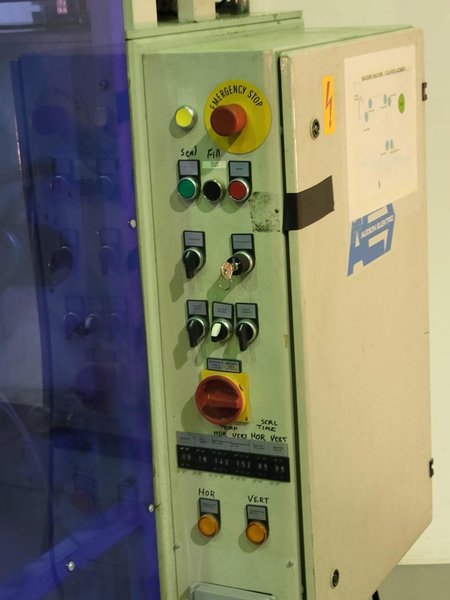 Audion Elektro AVM 200 Vertical Bagging Machine, 2002 – Includes Inclined Out Feed Conveyor