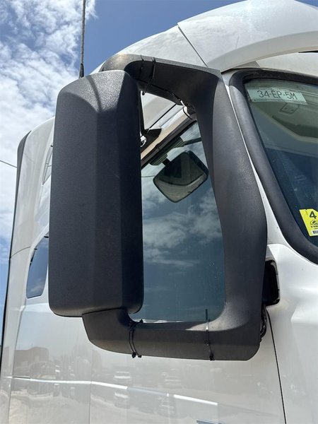 2022 Volvo VNL64T 760 4V4NC9EH9NN602667