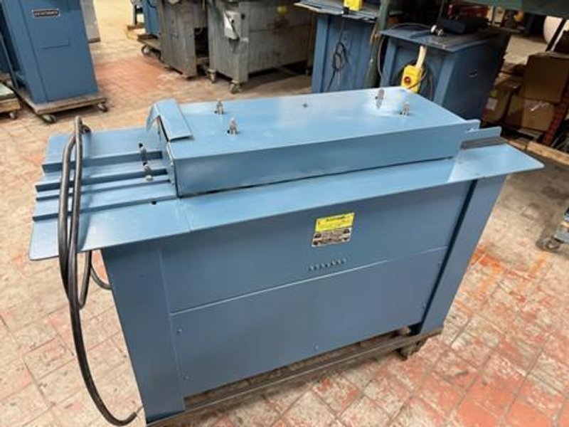 Lockformer "S" Cleat and Drive Cleat Model 8900 - Reconditioned