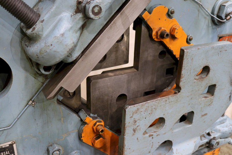 5&#039; X 5&#039; X 1/2&#039;  BUFFALO MODEL #1-1/2C IRONWORKER: STOCK #72338