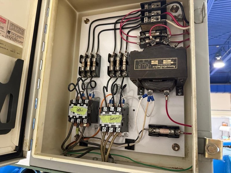 Stewart Bolling 200 Ton Heated Hydraulic Press with 24″ × 34″ × 9″ Platens – Refurbished Controls &amp; Pump