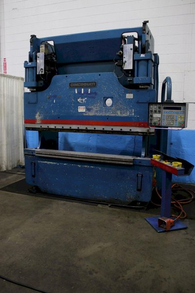 135 TON X 8' CINCINNATI MDL 135FMII HYDRAULIC PRESS BRAKE: STOCK #75067