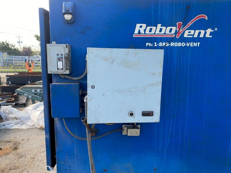 RoboVent DFS-6000-6-M1846 Dust Collector w/ Stand USED