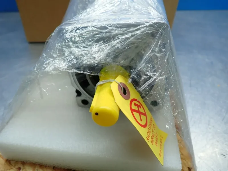 ALLEN BRADLEY MP-SERIES AC SERVO MOTOR  -  MPL-B320P-HK72AA
