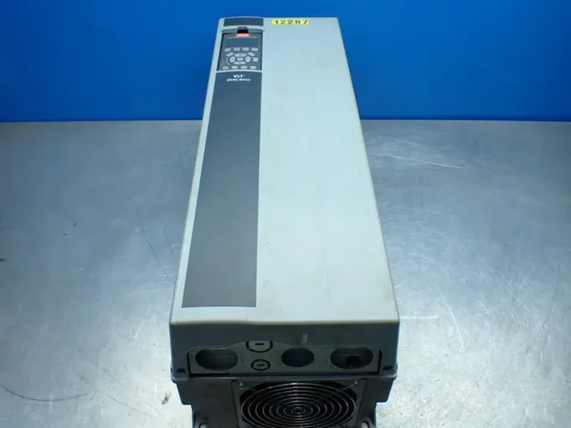 DANFOSS 30HP VLT HVAC DRIVE UNIT  -  131B4263