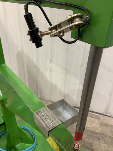 THE CLINCHER AIR CAM CLINCHING  MACHINE: STOCK #81156
