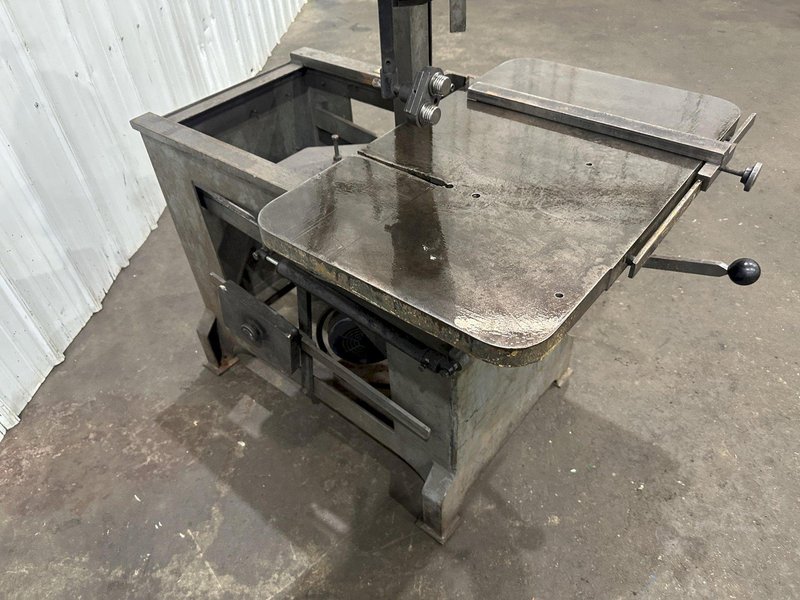 8-3/4" X 8-1/2" ROLLIN VERTICAL BAND SAW: STOCK #77898